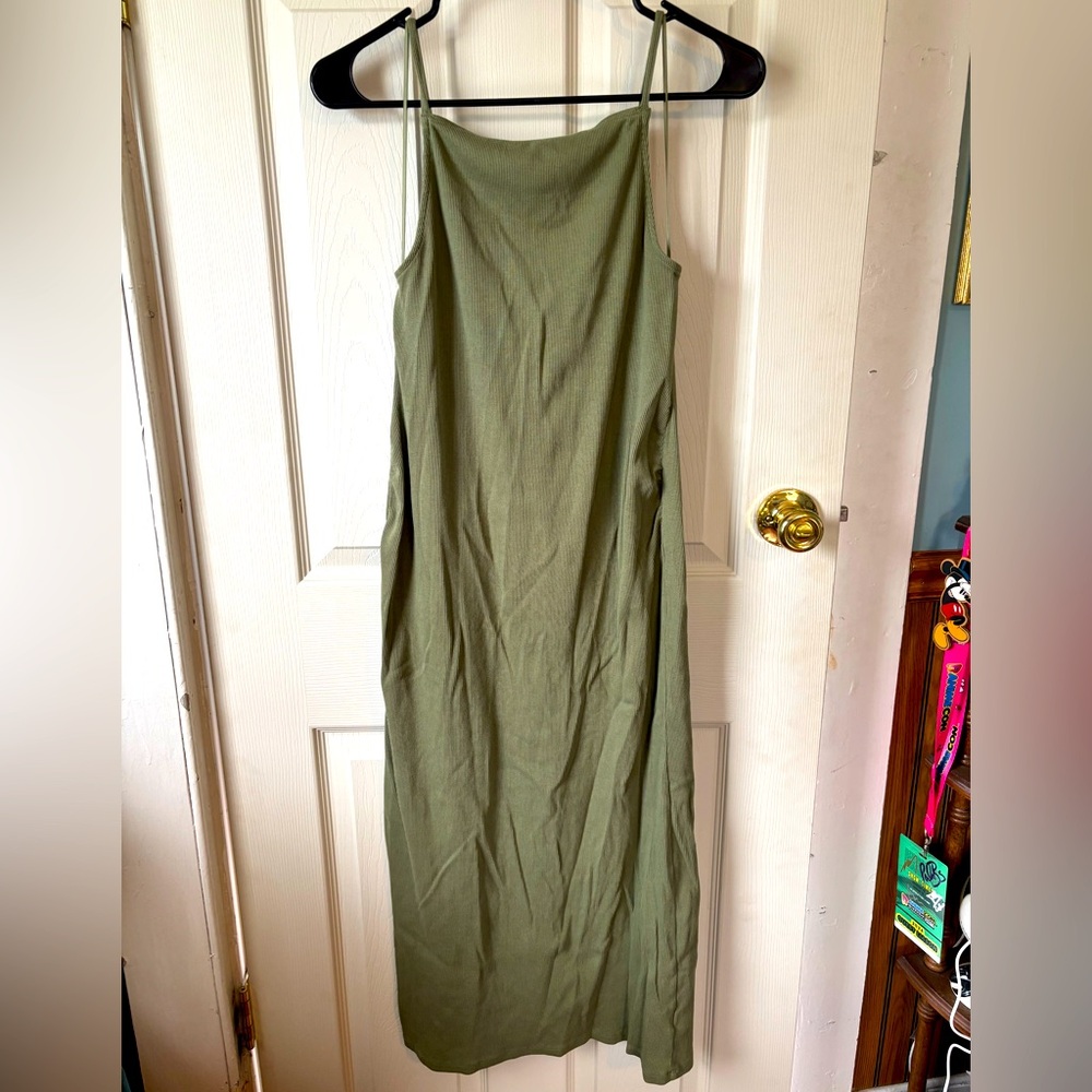 Old Navy Olive Maternity Maxi Dress - Medium